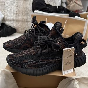 adidas Yeezy Boost 350 V2